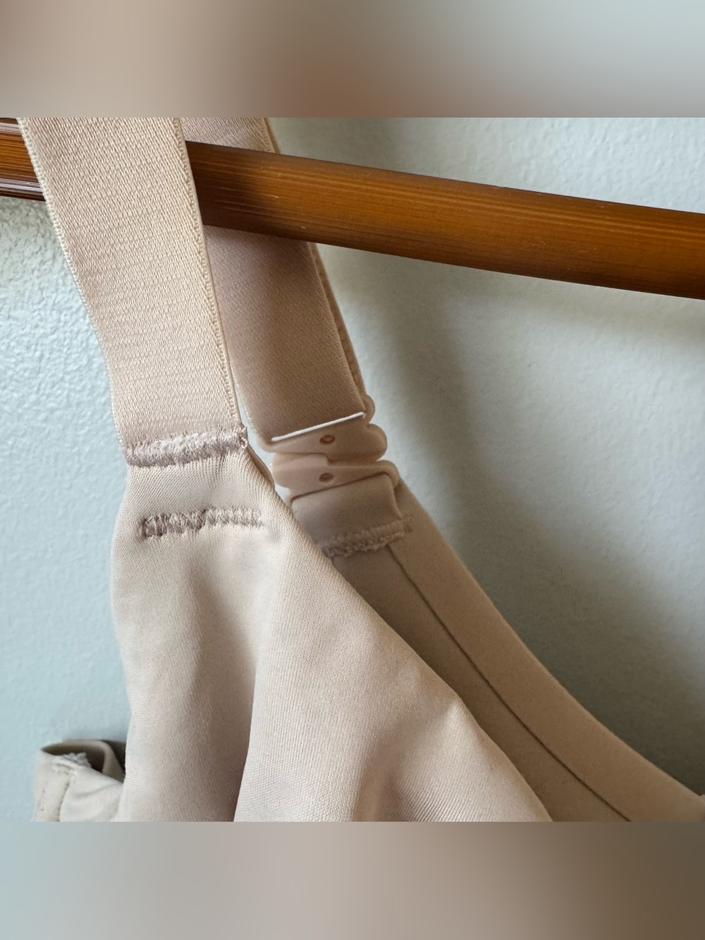 WACOAL Size 36DDD Superbly Smooth Underwire Bra - Straps Can Cross -855342 - Picture 3 of 6
